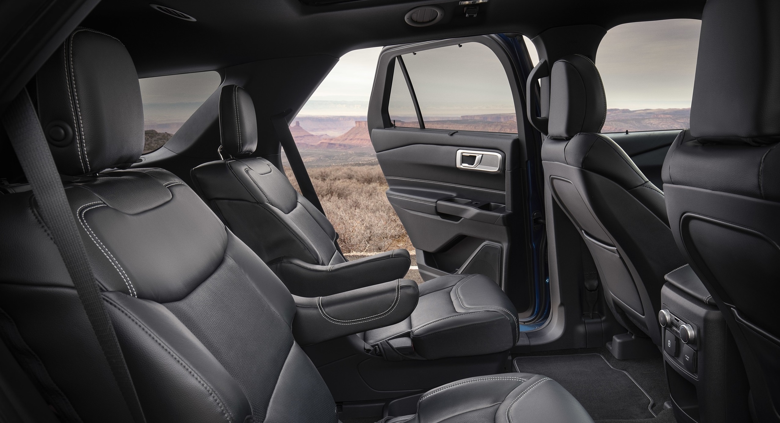 Kia Telluride 2020 đấu với Ford Explorer 2020 ảnh 18 Kia Telluride 2020 dau voi Ford Explorer 2020 anh 18