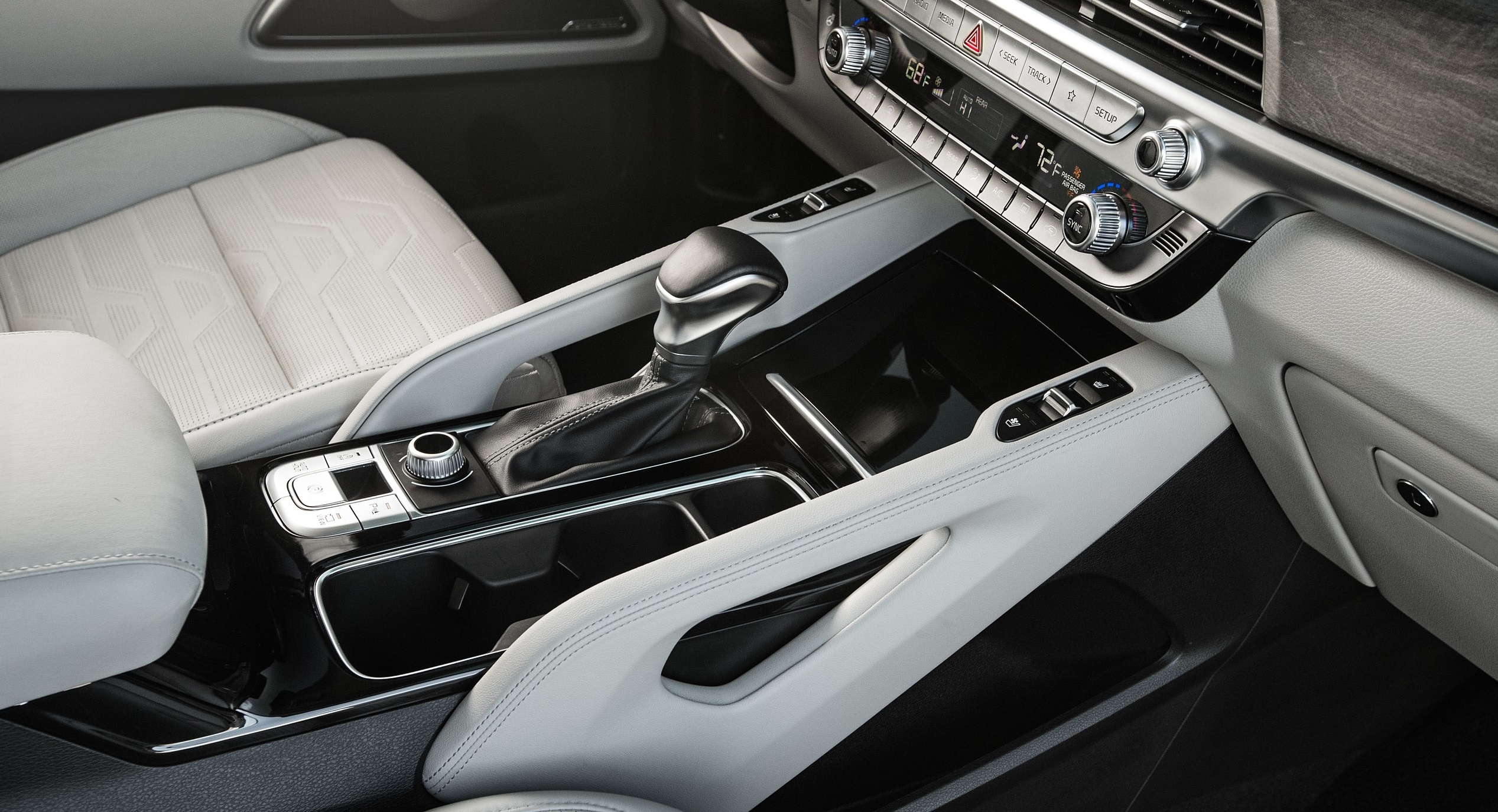 Kia Telluride 2020 đấu với Ford Explorer 2020 ảnh 7 Kia Telluride 2020 dau voi Ford Explorer 2020 anh 7