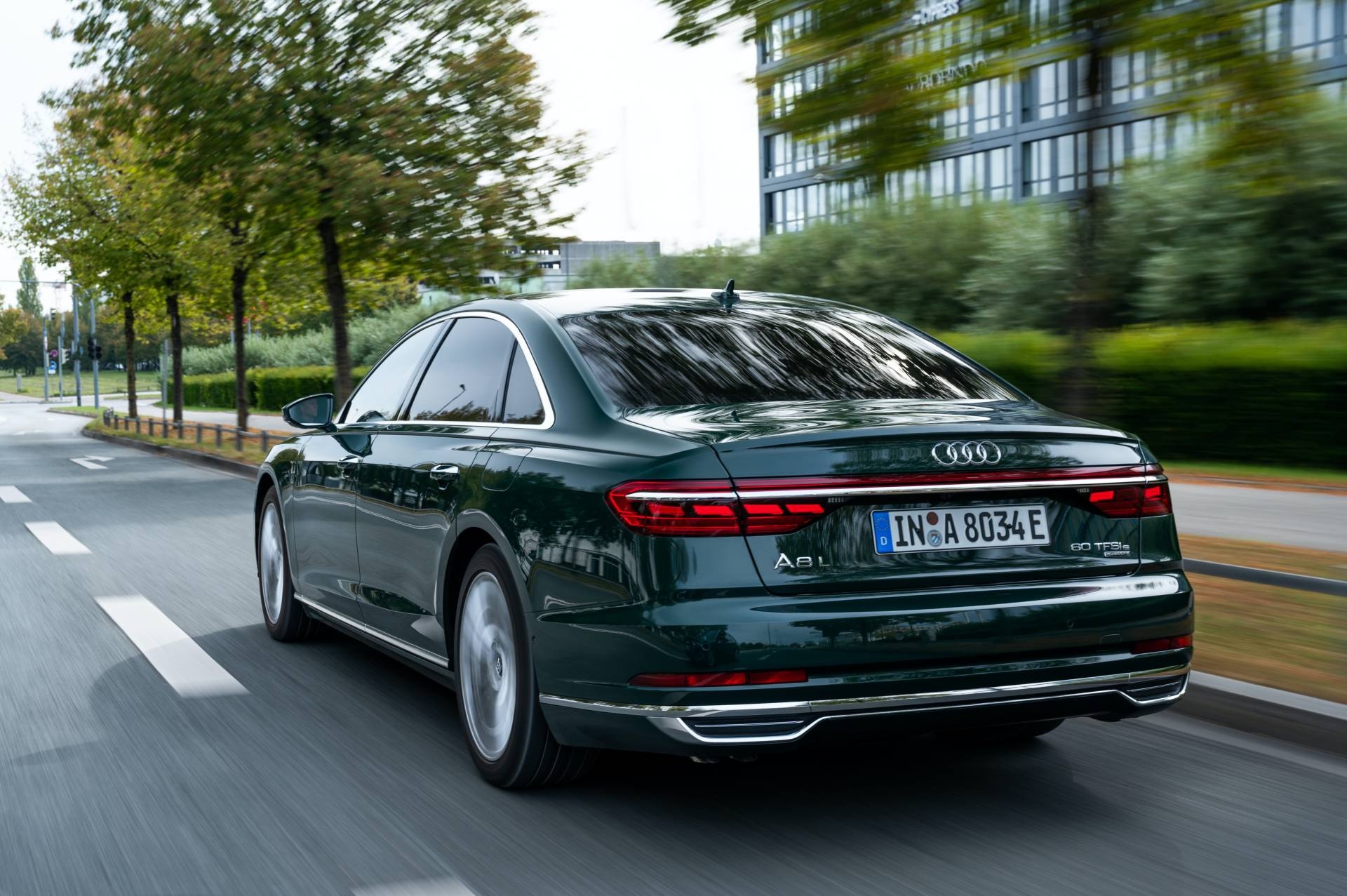 Audi ra mắt A8 plug-in hybrid hạng sang ảnh 2 Audi ra mat A8 plug-in hybrid hang sang anh 2