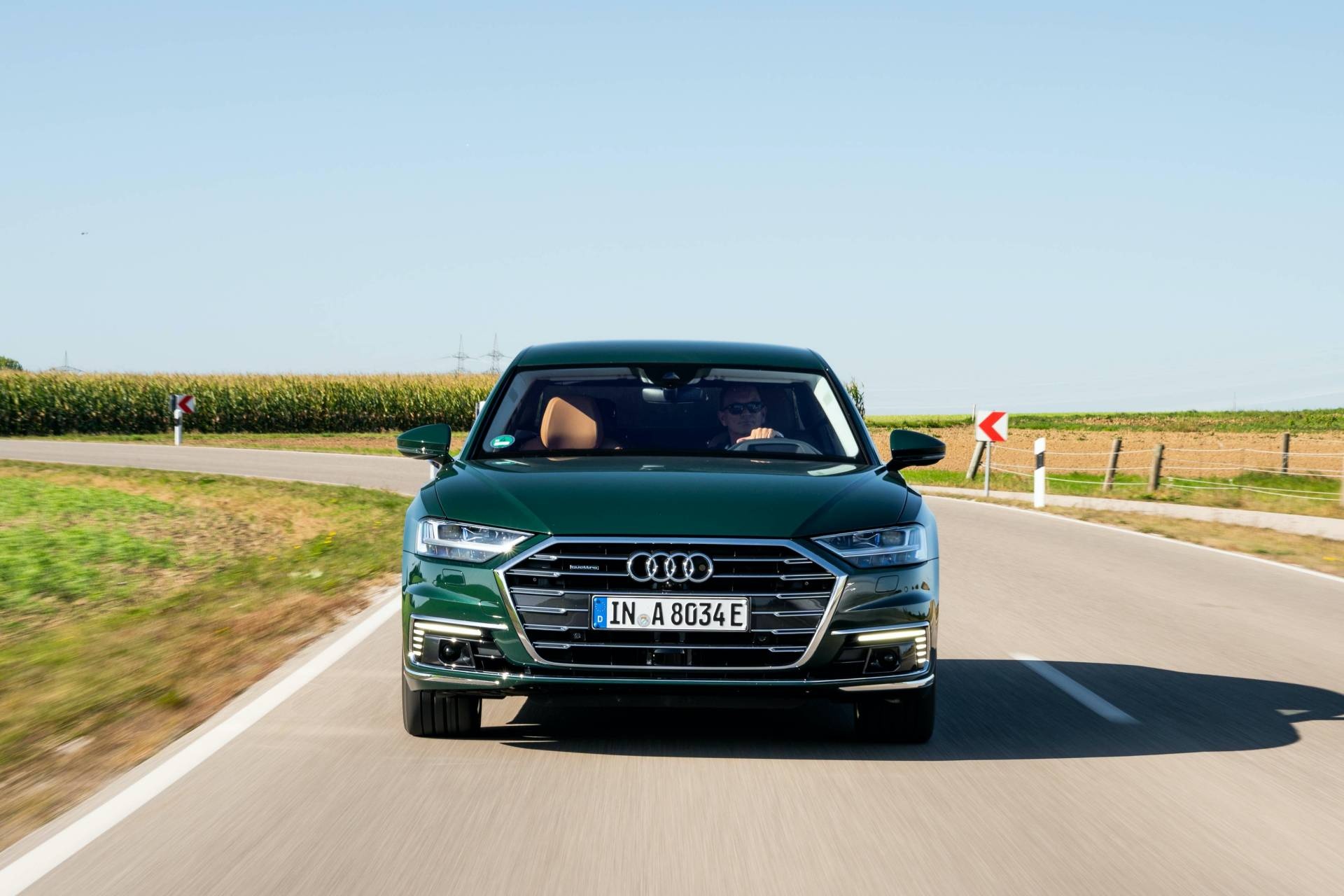 Audi ra mắt A8 plug-in hybrid hạng sang ảnh 3 Audi ra mat A8 plug-in hybrid hang sang anh 3