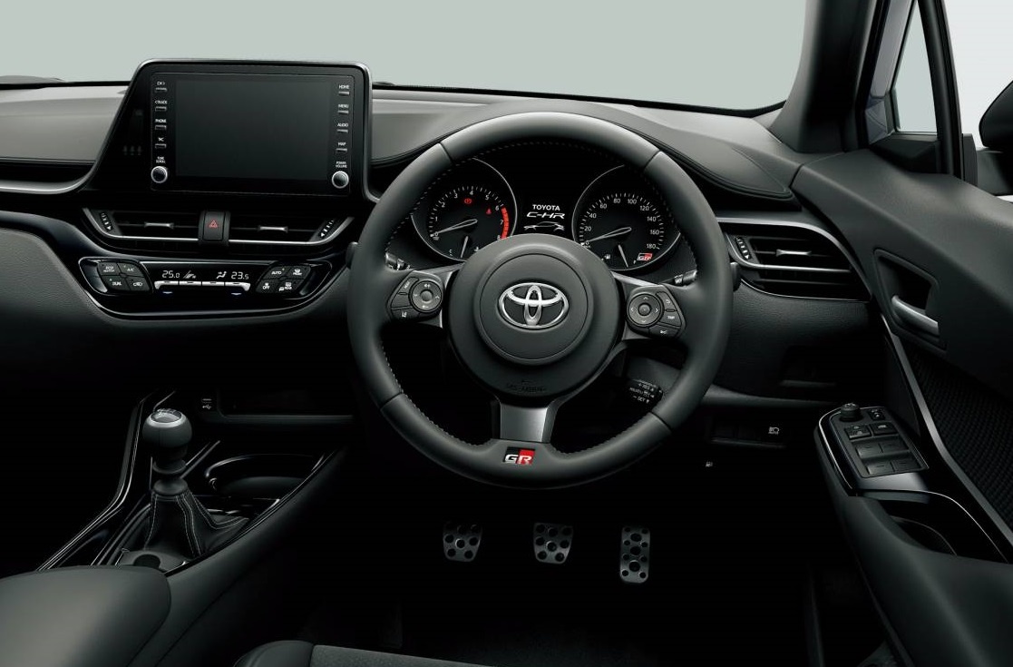 Toyota C-HR 2020 tai Nhat Ban anh 4