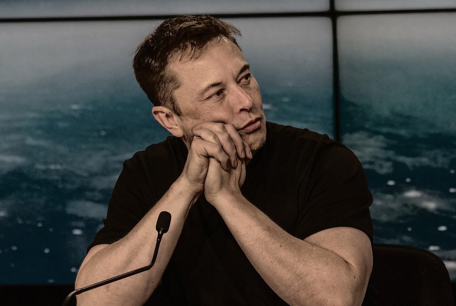 Ong chu Tesla Elon Musk so huu toan co phan, tung thieu tien mat hinh anh