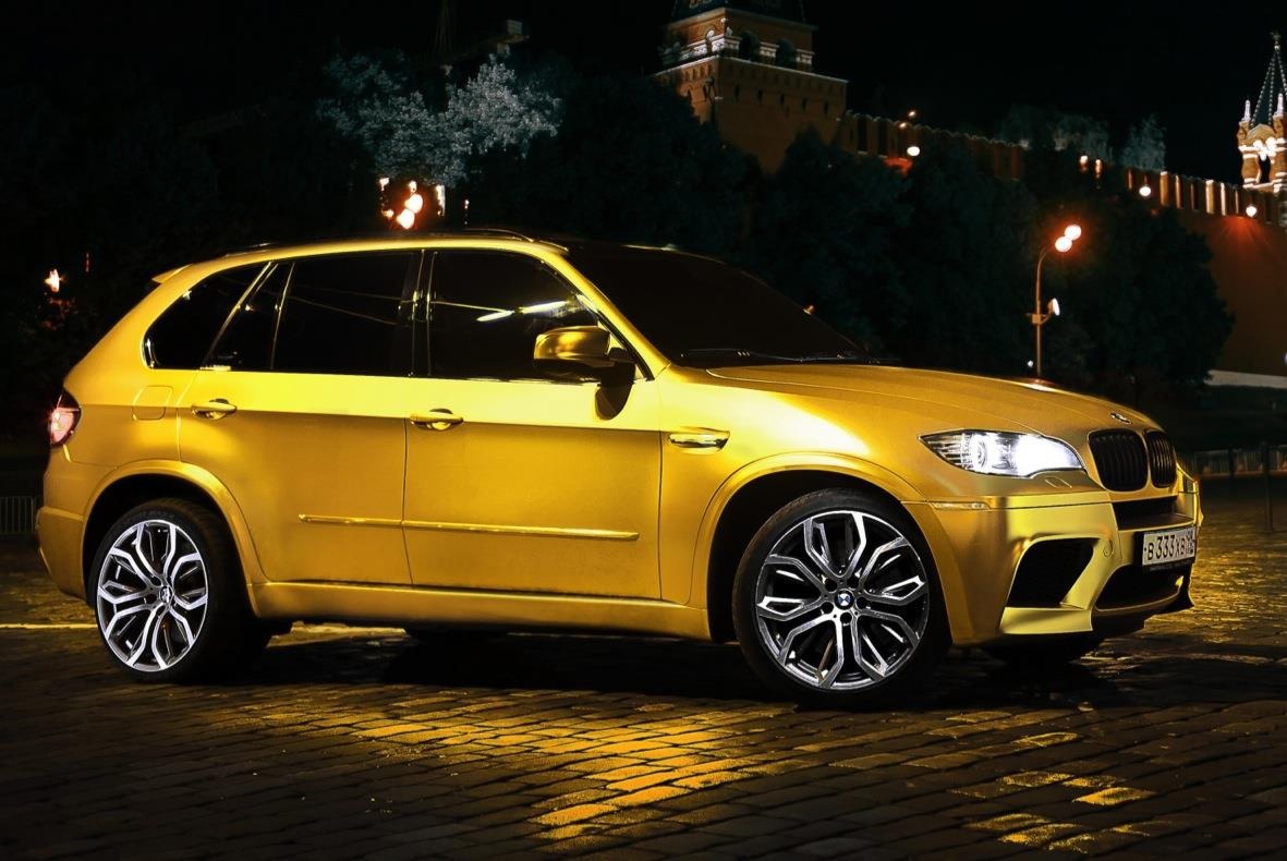 BMW X5 M dat vang bi canh sat chan lai vi qua dep hinh anh