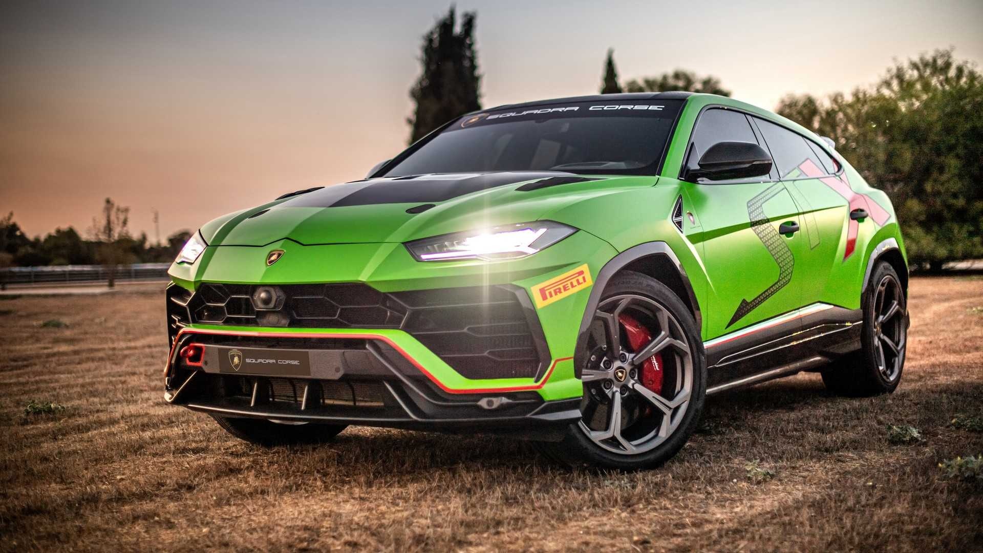 Lamborghini Urus co ban xe dua anh 1
