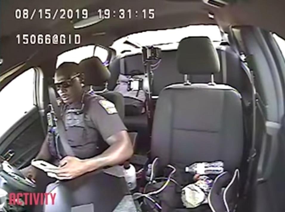 Lai xe lo la, canh sat My lanh du hinh anh