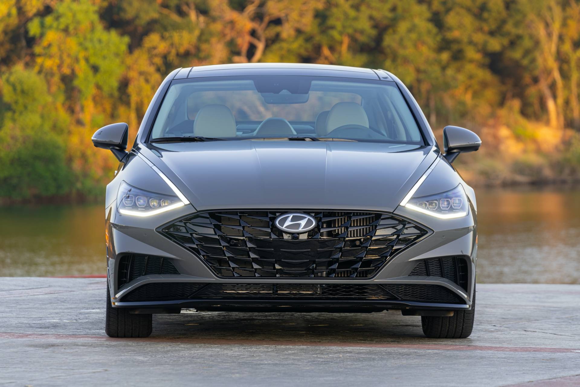 Hyundai Sonata 2020 dat hon ban cu, them trang bi hinh anh