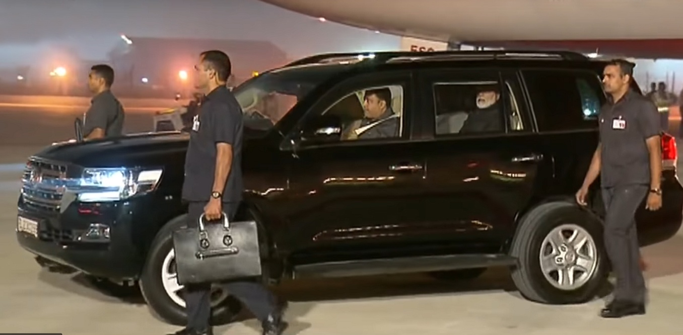 Toyota Land Cruiser boc giap cua thu tuong An Do anh 2