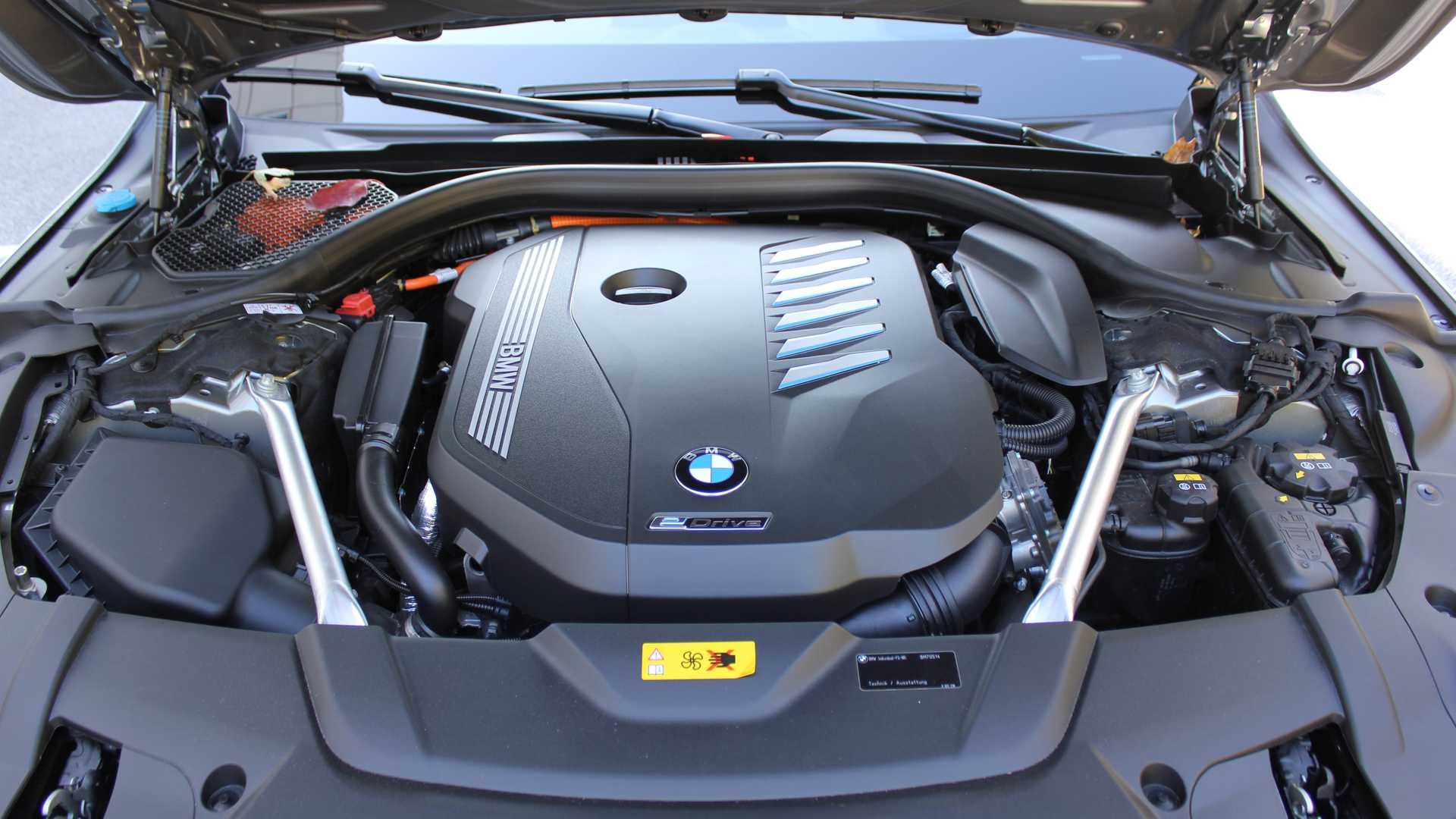 đánh giá BMW 745e xDrive iPerformance 2020 ảnh 27 danh gia BMW 745e xDrive iPerformance 2020 anh 27