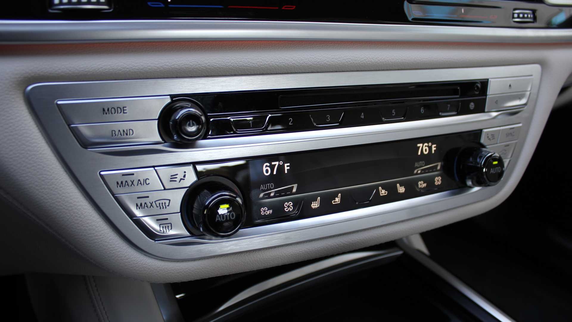 đánh giá BMW 745e xDrive iPerformance 2020 ảnh 19 danh gia BMW 745e xDrive iPerformance 2020 anh 19