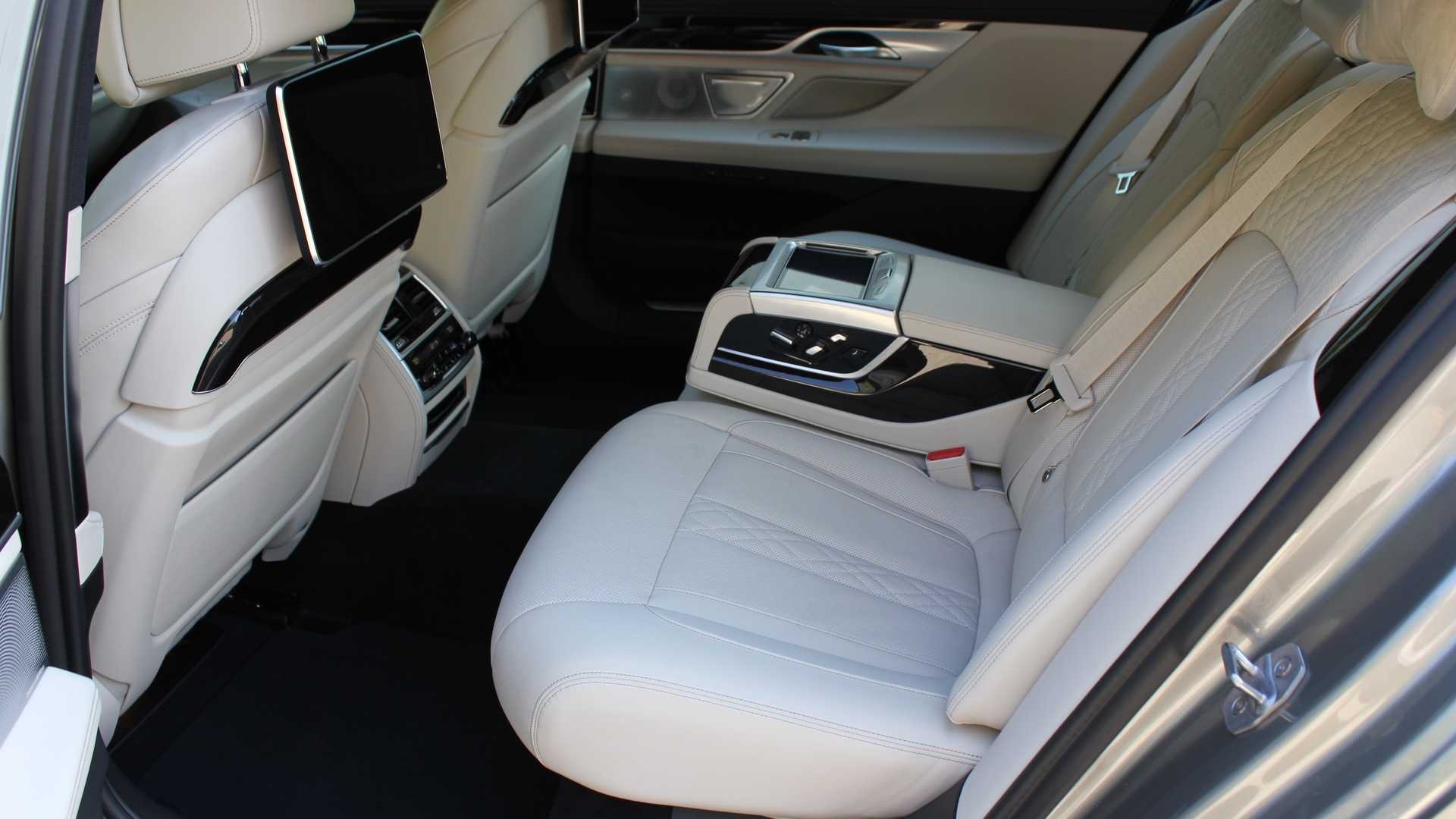 đánh giá BMW 745e xDrive iPerformance 2020 ảnh 12 danh gia BMW 745e xDrive iPerformance 2020 anh 12