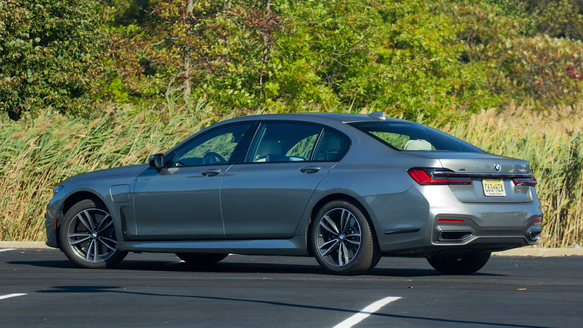 đánh giá BMW 745e xDrive iPerformance 2020 ảnh 4 danh gia BMW 745e xDrive iPerformance 2020 anh 4