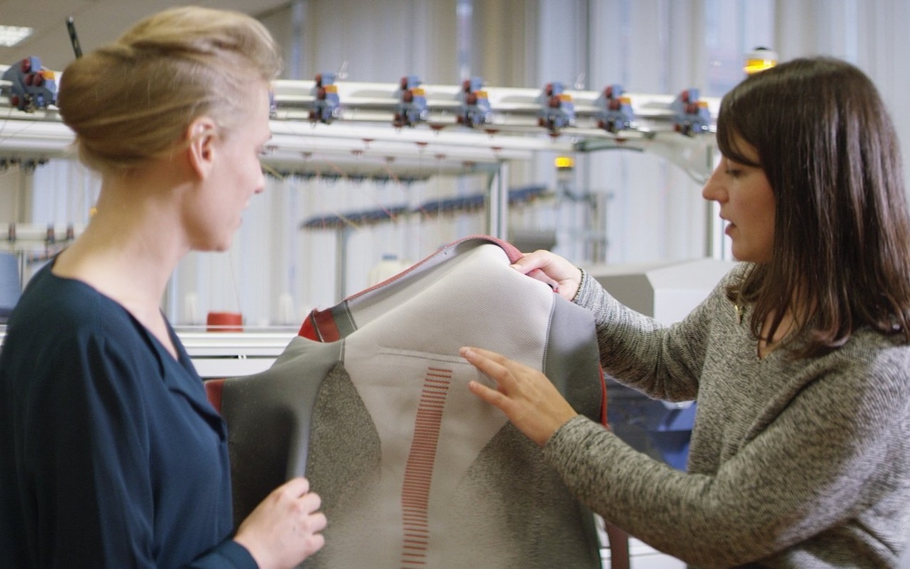 ghe oto 3D co the sac smartphone anh 6