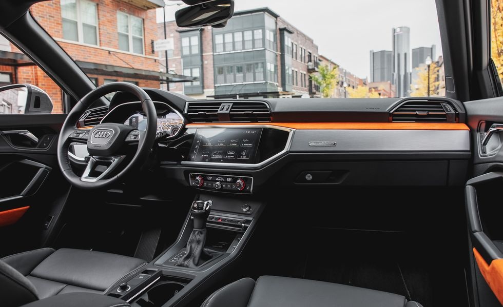 Audi Q3 lu mờ trước BMW X1 ảnh 14 Audi Q3 lu mo truoc BMW X1 anh 14