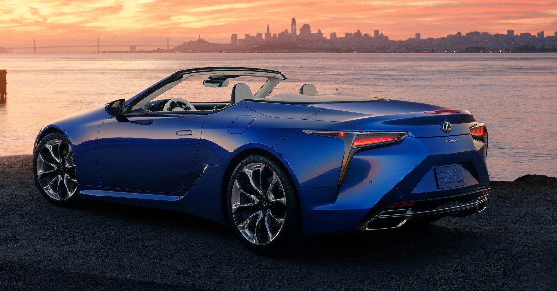 Lexus LC 500 mui tran ra mat anh 6