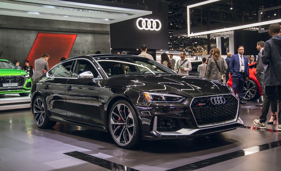 Audi RS 5 moi gay an tuong voi phien ban Bao Den hinh anh