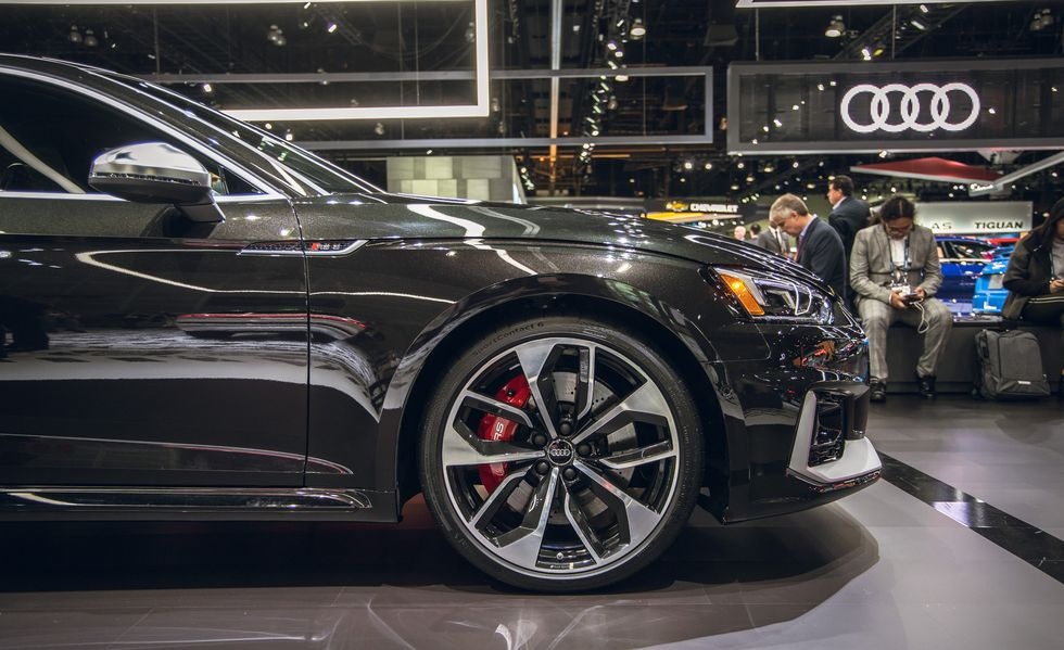 Audi RS 5 phiên bản Báo Đen lộ diện ảnh 6 Audi RS 5 phien ban Bao Den lo dien anh 6