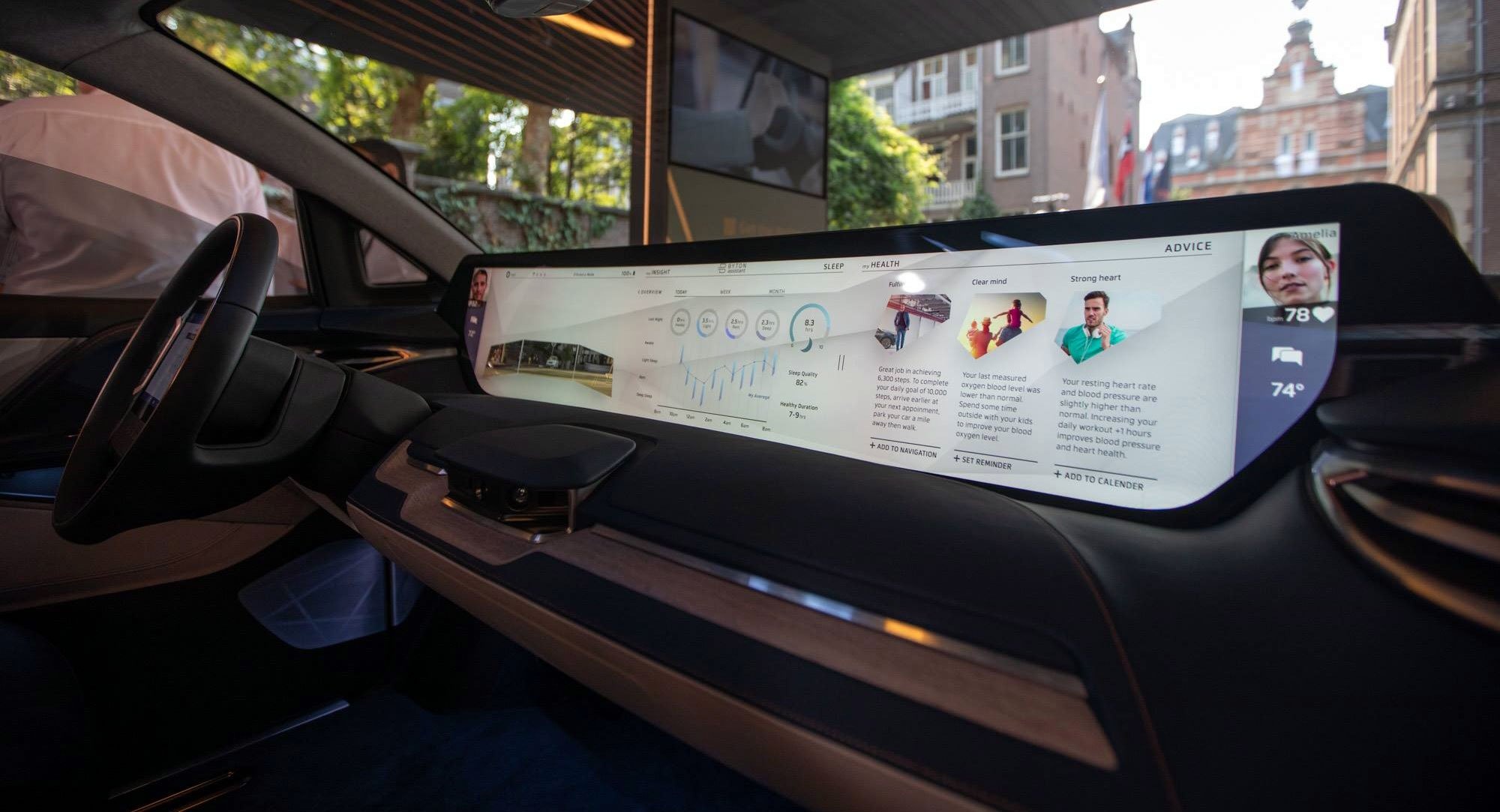 cuộc chiến màn hình thông tin giải trí trên ôtô ảnh 5 cuoc chien man hinh thong tin giai tri tren oto anh 5