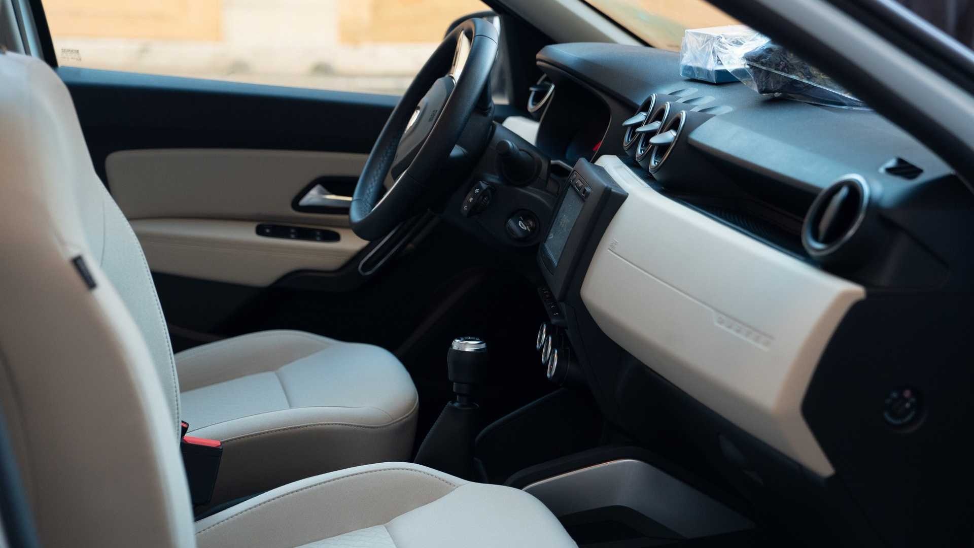 giao hoang di SUV gia re anh 4