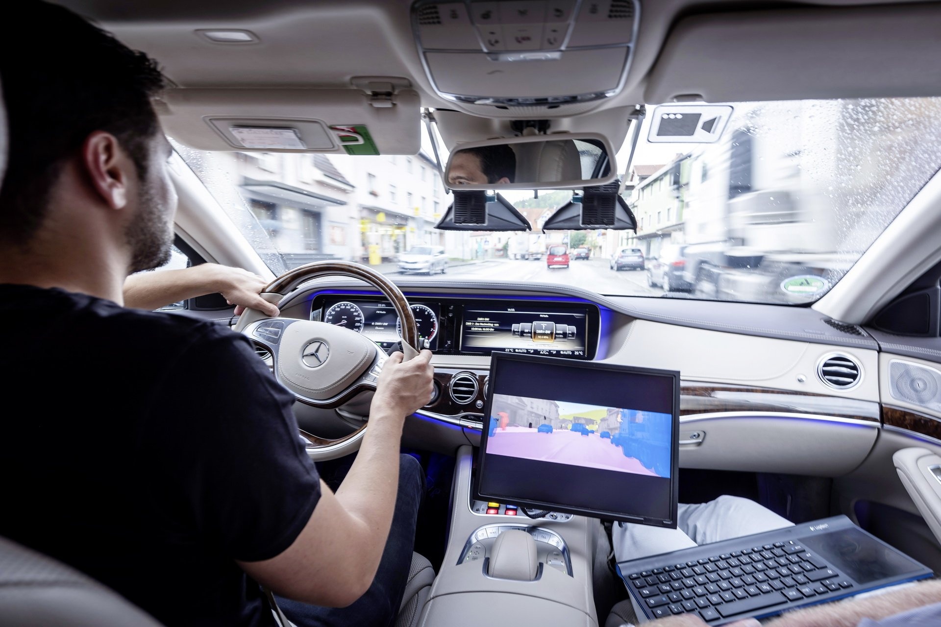 hàng loạt Mercedes S-Class biến thành xe tự hành ảnh 3 hang loat Mercedes S-Class bien thanh xe tu hanh anh 3