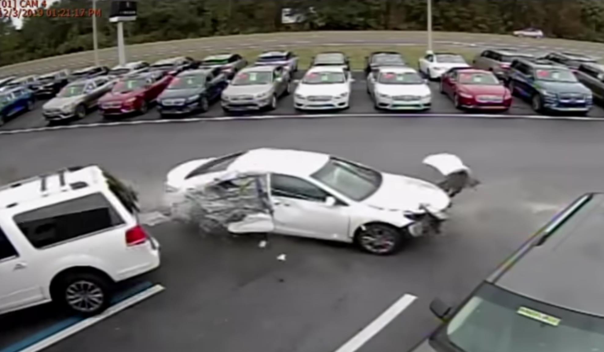 Man ha canh tham hoa cua Toyota Camry hinh anh