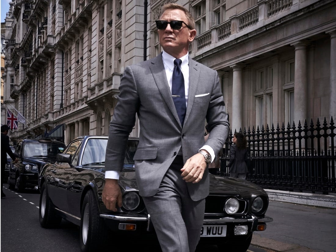 Daniel Craig va nhung lan lai xe cho Bond trong Diep vien 007 hinh anh