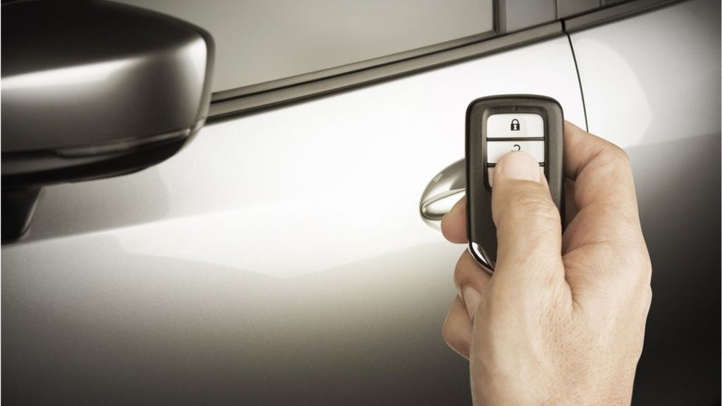 xe Lexus tự chuyển động đâm chết người ảnh 3 xe Lexus tu chuyen dong dam chet nguoi anh 3