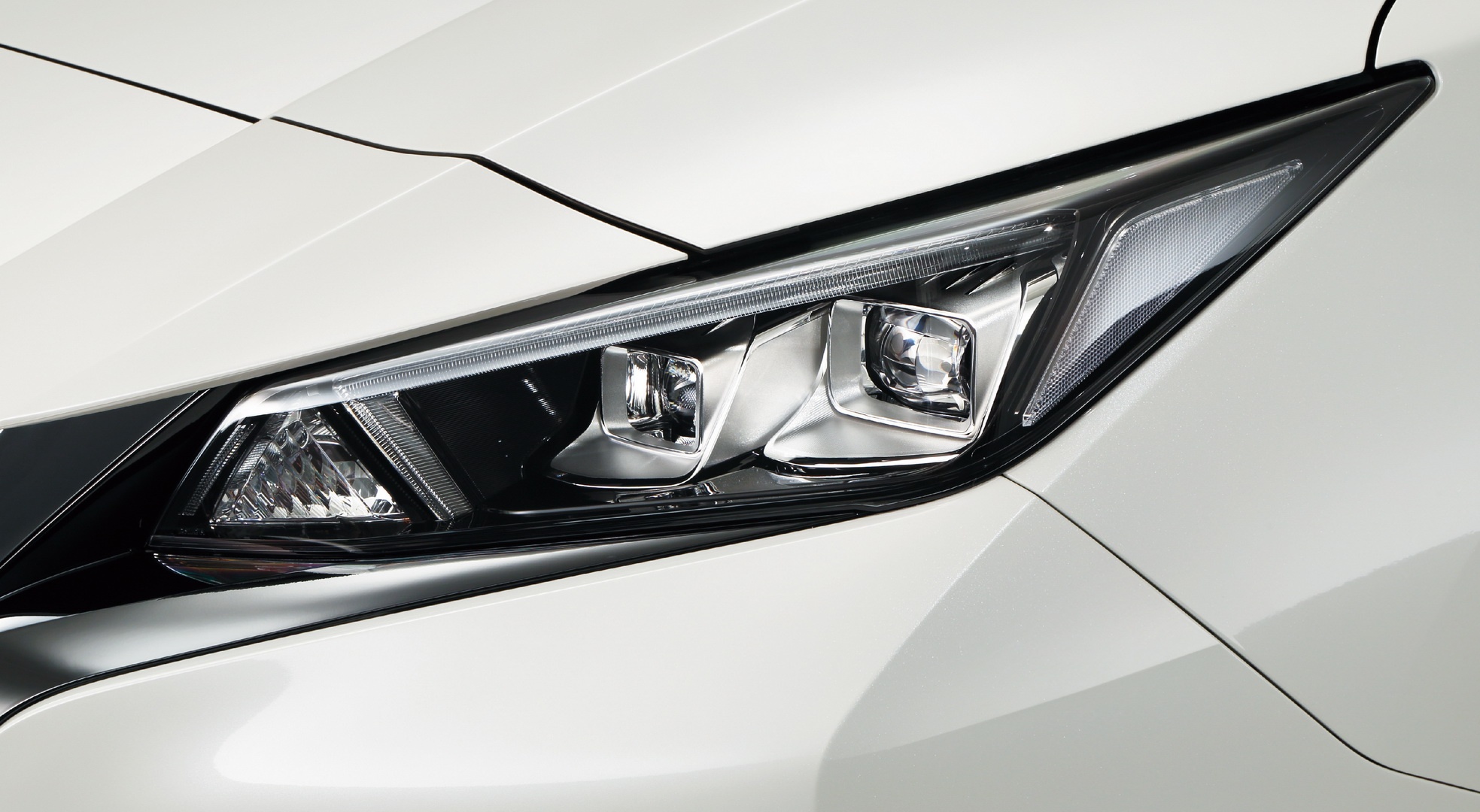 Nissan Leaf 2020 bán tại Nhật từ đầu năm tới ảnh 19 Nissan Leaf 2020 ban tai Nhat tu dau nam toi anh 19