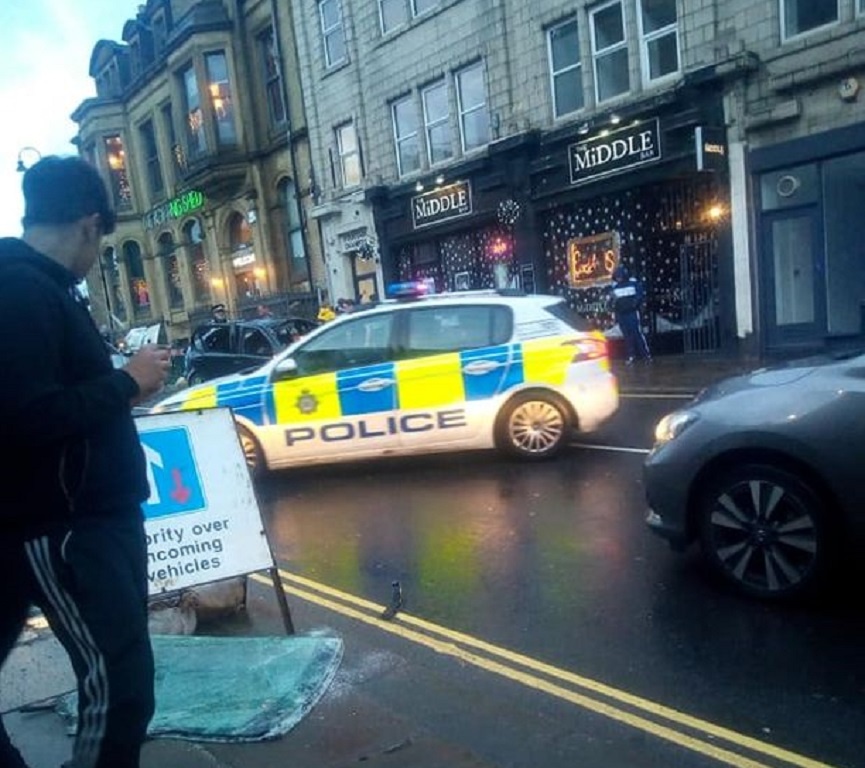 hut thuoc trong cabin khien oto phat no anh 3