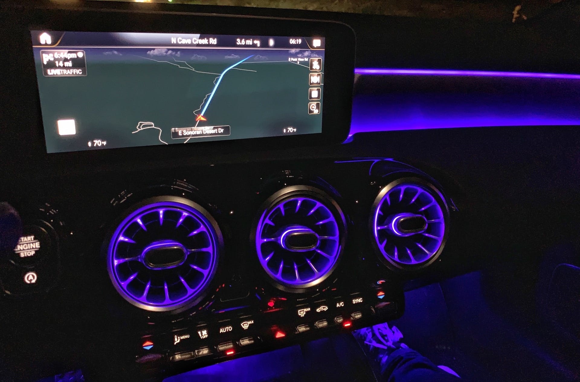 danh gia Mercedes-Benz GLB 250 2020 anh 37