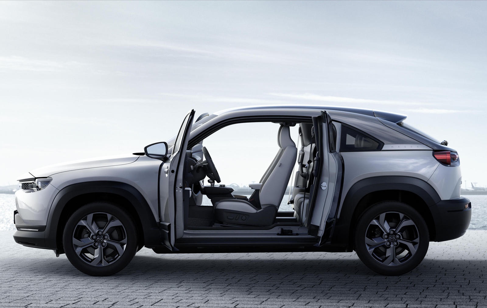 danh gia xe dien dau tien cua Mazda anh 9