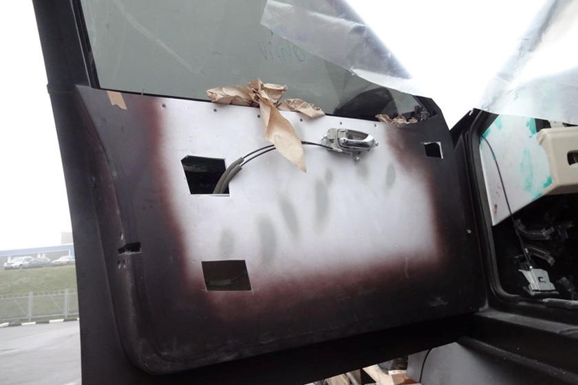 Tesla Model S bi sao chep tai Nga anh 4