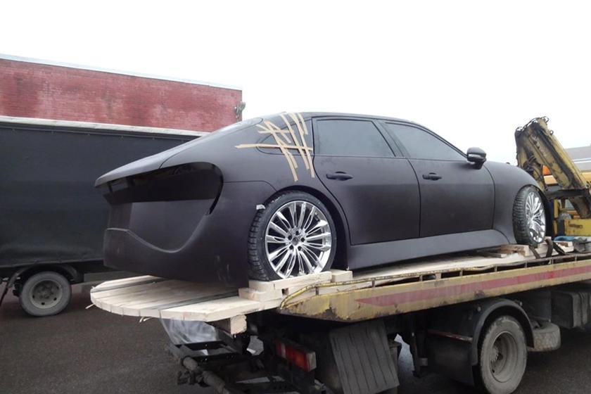 Tesla Model S bi sao chep tai Nga anh 3