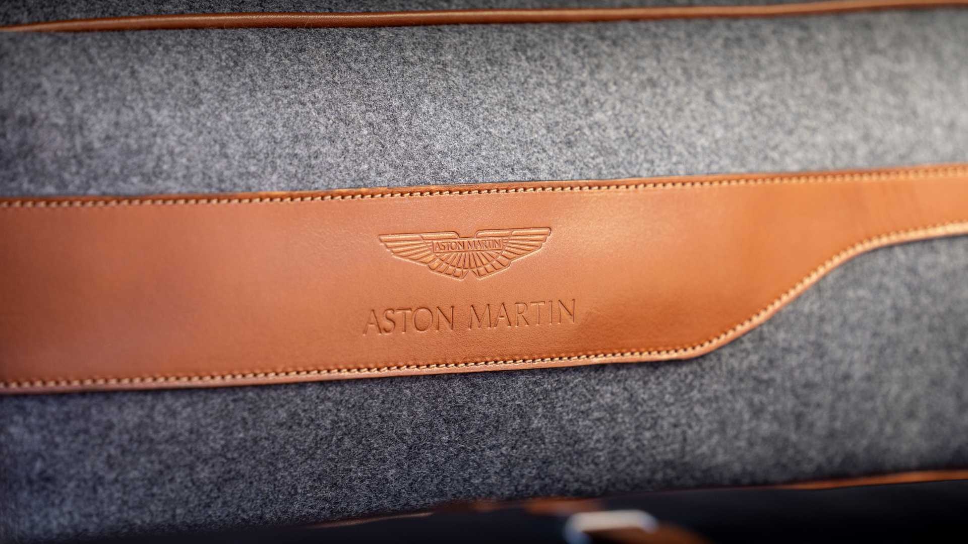 danh gia Aston Martin DBX 2020 anh 21