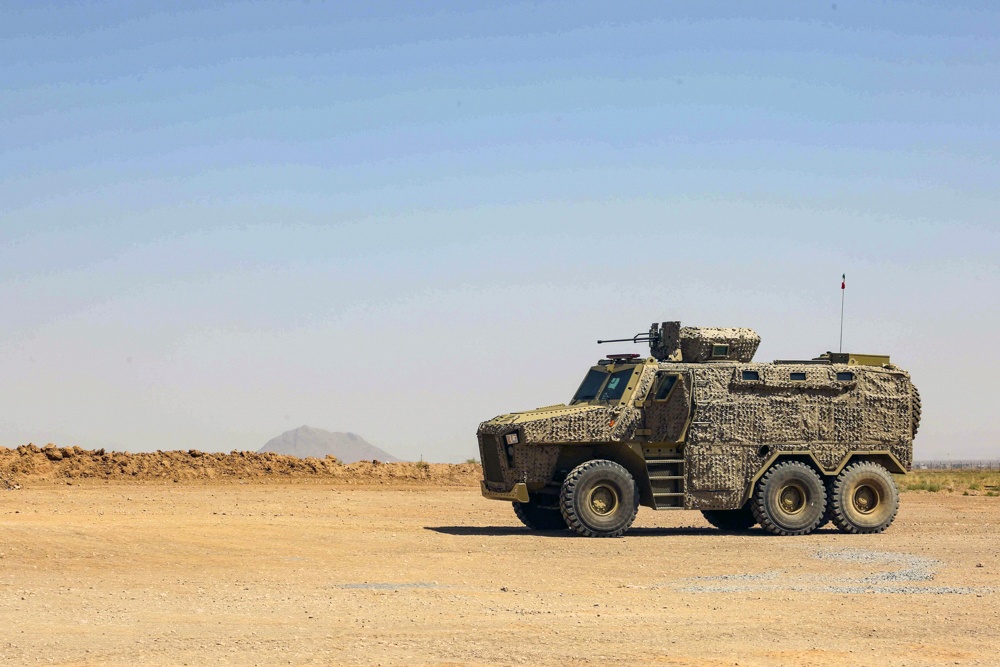 nhung mau xe quan su manh me cua Iran anh 14