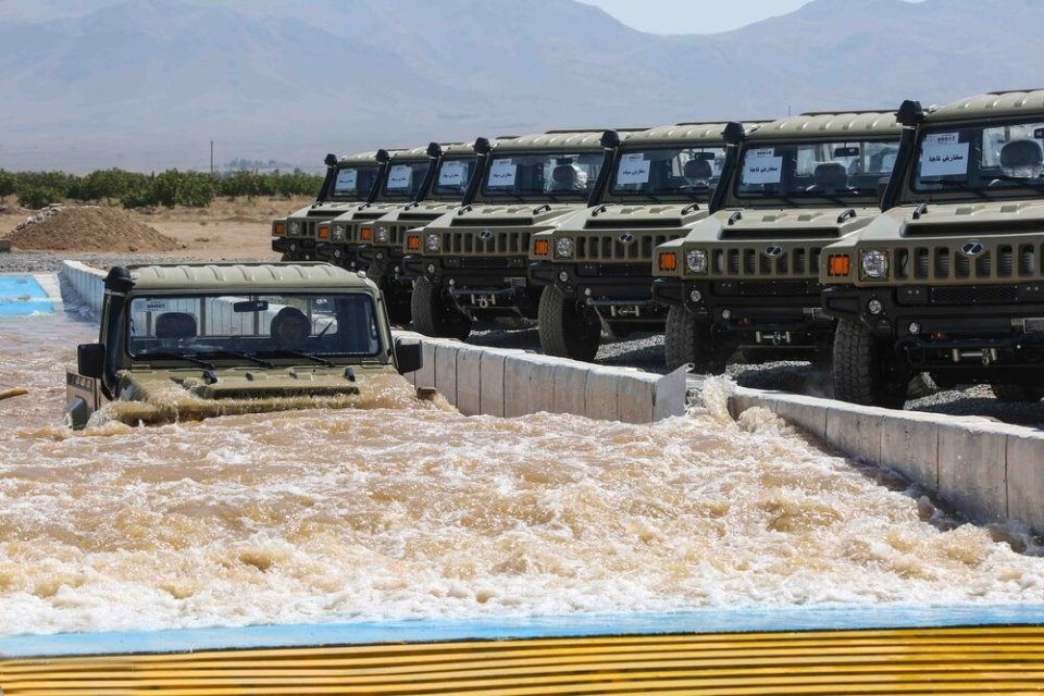 nhung mau xe quan su manh me cua Iran anh 6