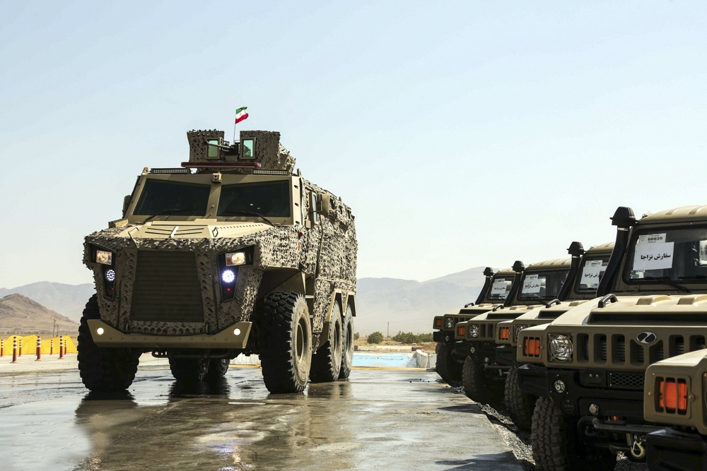 nhung mau xe quan su manh me cua Iran anh 2