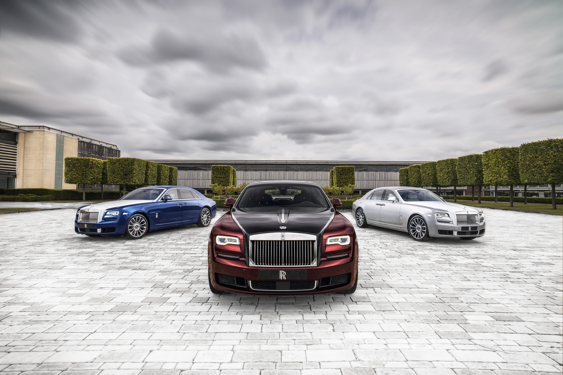 Rolls-Royce ban nhieu xe nhat trong 116 nam qua hinh anh