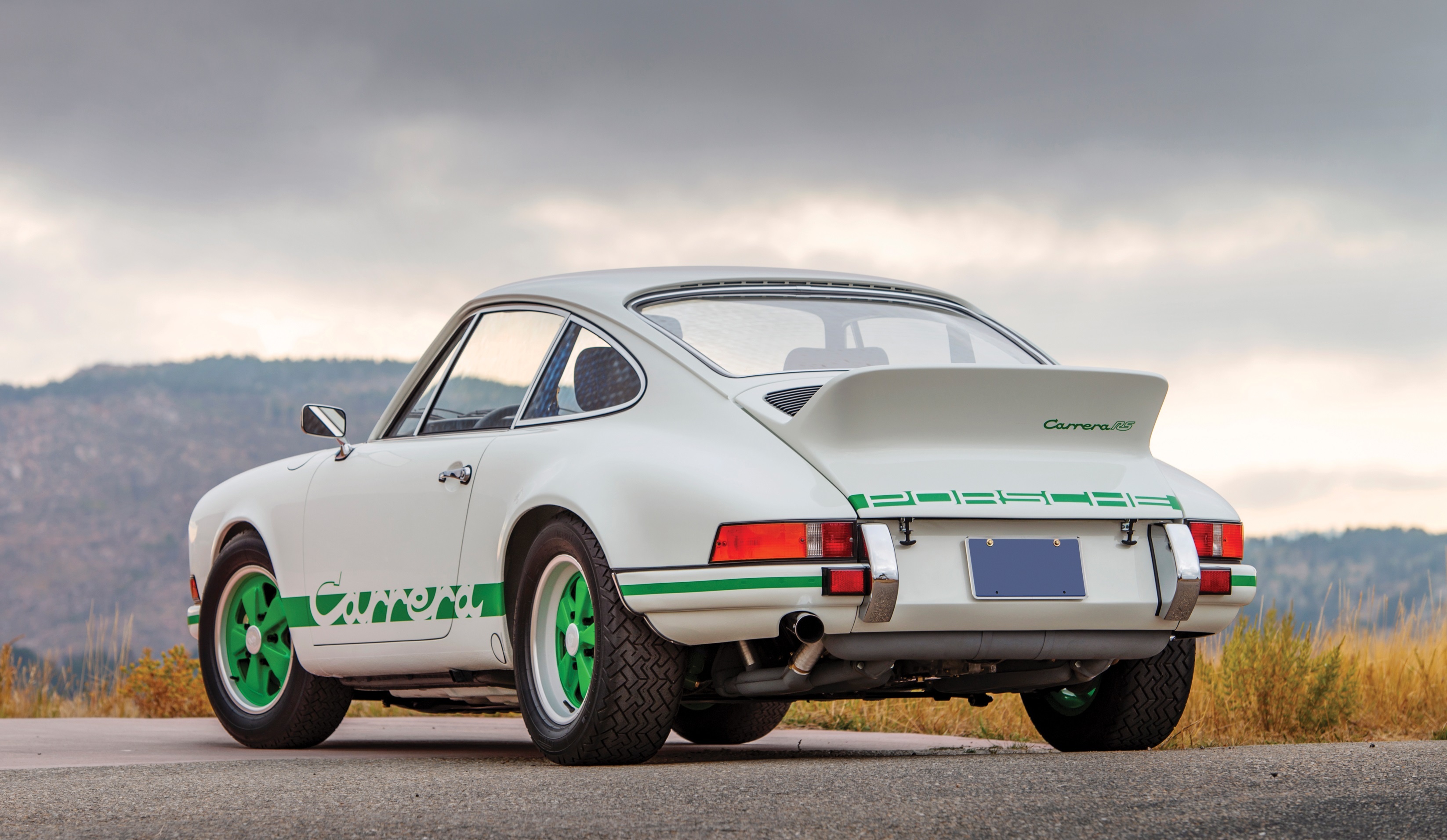 mua sieu xe nua trieu USD roi om han anh 2