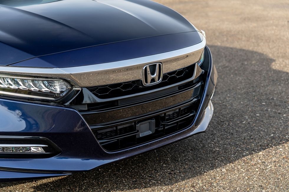 chon Honda Accord Hybrid hay Toyota Camry Hybrid anh 3