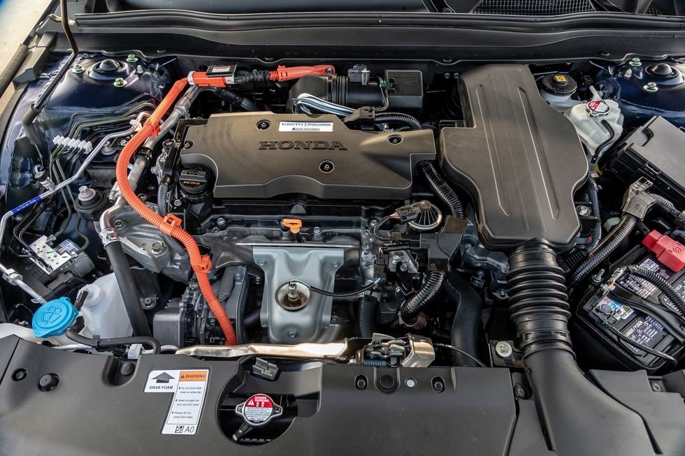 chon Honda Accord Hybrid hay Toyota Camry Hybrid anh 19