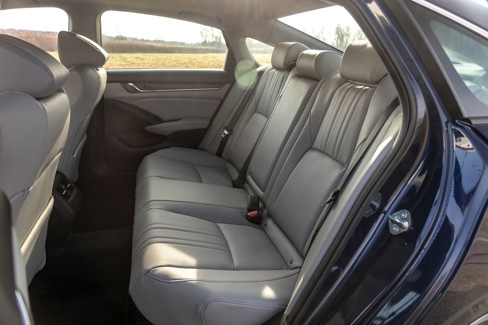 chon Honda Accord Hybrid hay Toyota Camry Hybrid anh 29