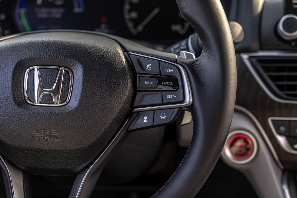 chon Honda Accord Hybrid hay Toyota Camry Hybrid anh 42