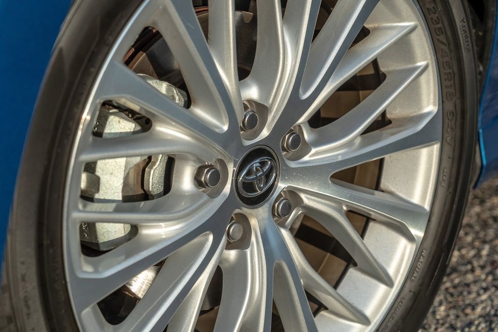 chon Honda Accord Hybrid hay Toyota Camry Hybrid anh 12