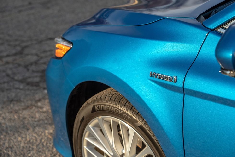 chon Honda Accord Hybrid hay Toyota Camry Hybrid anh 10