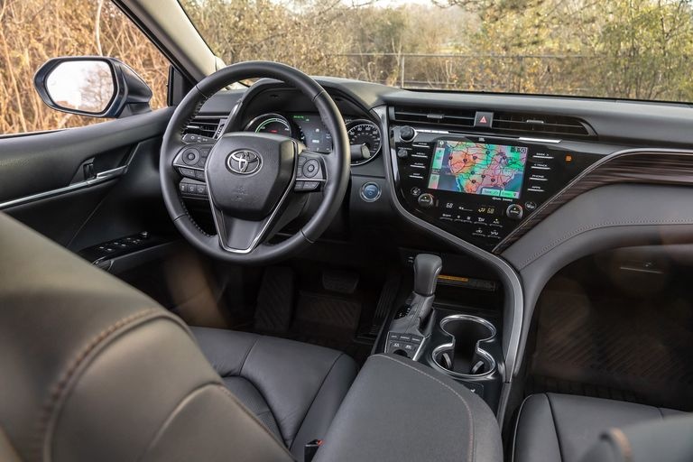 chon Honda Accord Hybrid hay Toyota Camry Hybrid anh 8