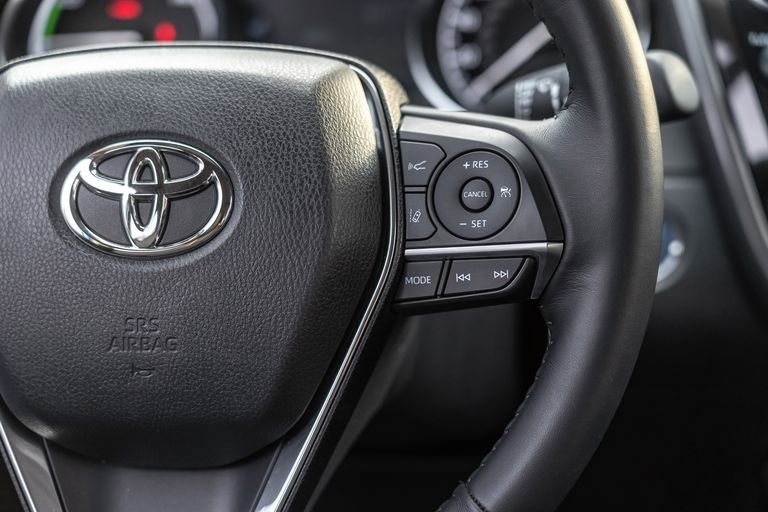 chon Honda Accord Hybrid hay Toyota Camry Hybrid anh 40