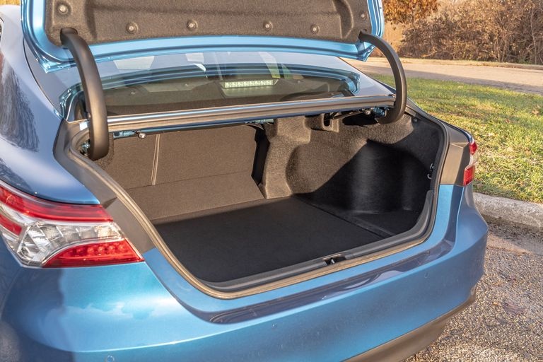 chon Honda Accord Hybrid hay Toyota Camry Hybrid anh 34