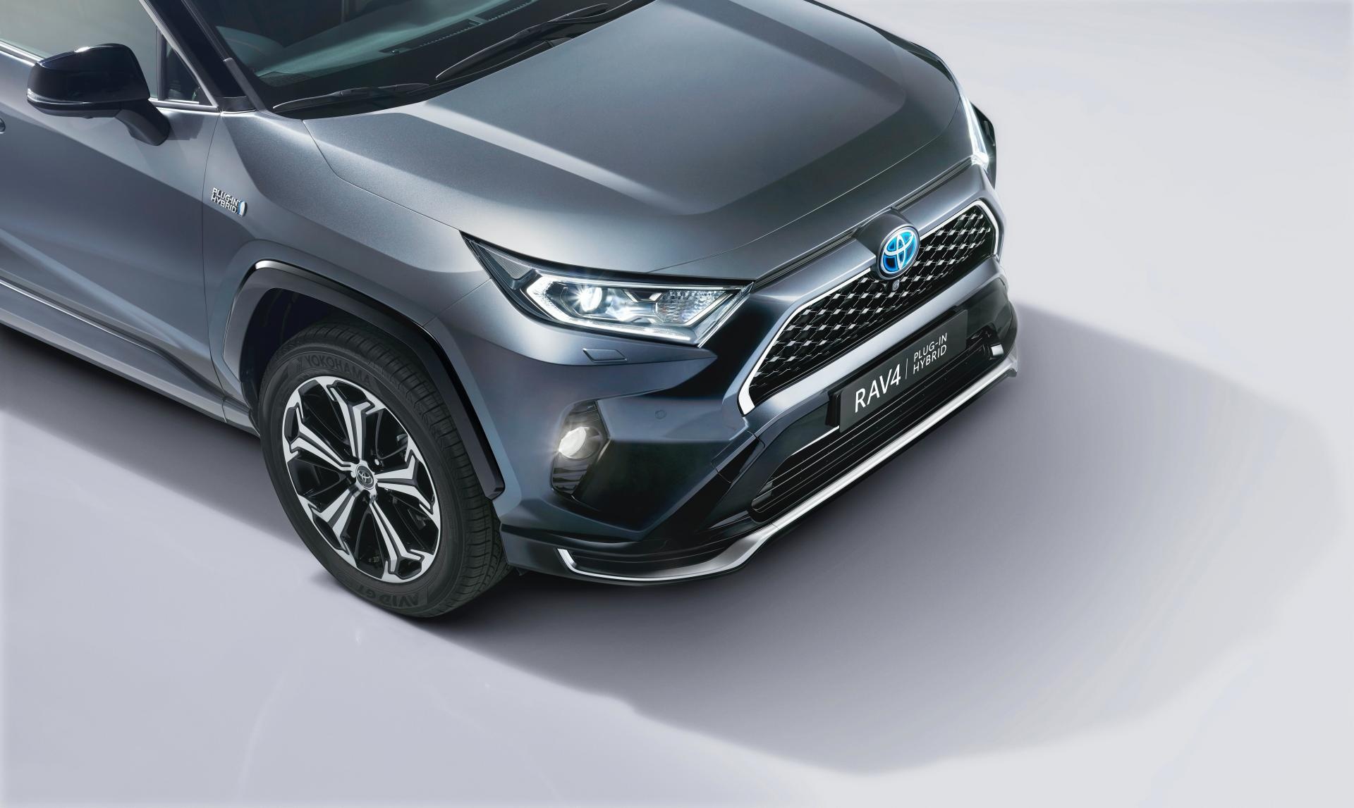 Toyota RAV4 ra bản hybrid tại thị trường châu Âu ảnh 4 Toyota RAV4 ra ban hybrid tai thi truong chau Au anh 4