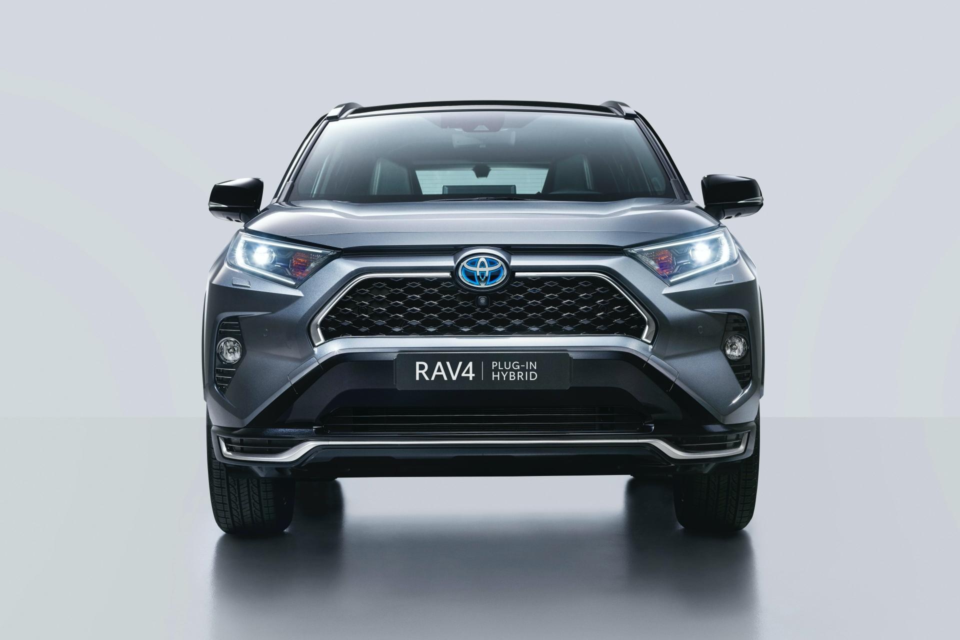 Toyota RAV4 ra bản hybrid tại thị trường châu Âu ảnh 1 Toyota RAV4 ra ban hybrid tai thi truong chau Au anh 1