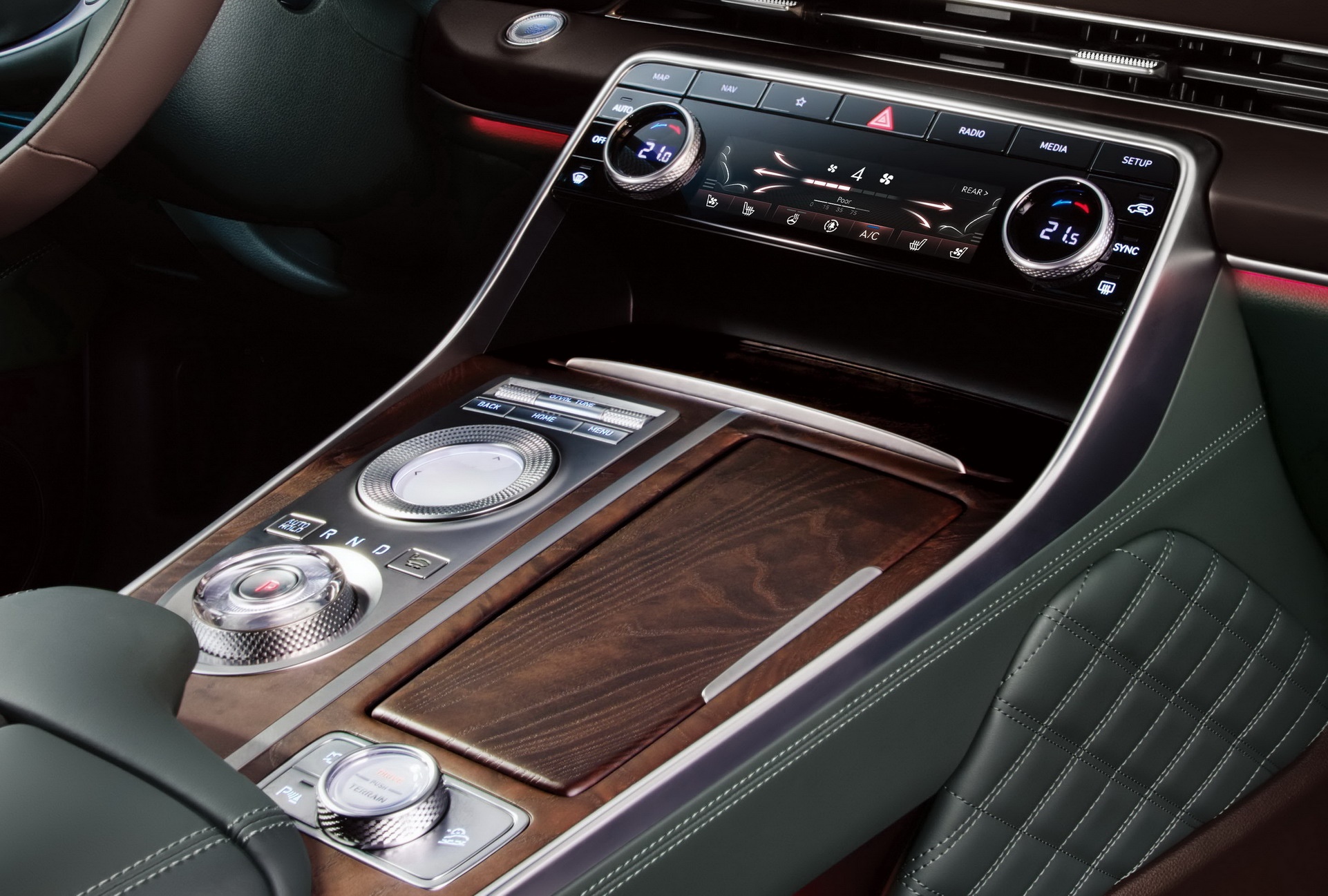SUV đầu tiên của Genesis lộ diện tại Hàn Quốc ảnh 10 SUV dau tien cua Genesis lo dien tai Han Quoc anh 10